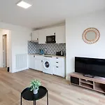 A1 - Centre 5 Min To Sea - Ac & Balcony