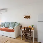아파트 A1 - Centre 5 Min To Sea - Ac & Balcony 앙티브