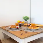 A1 - Centre 5 Min To Sea - Ac & Balcony