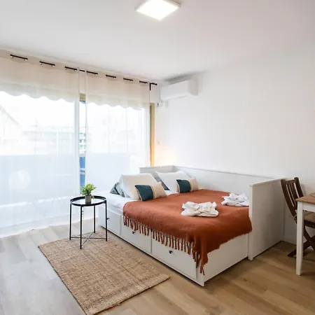 Apartment A1 - Centre 5 Min To Sea - Ac & Balcony Antibes