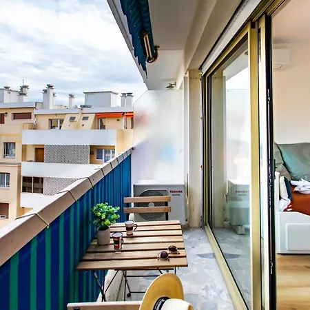 A1 - Centre 5 Min To Sea - Ac & Balcony Apartment *